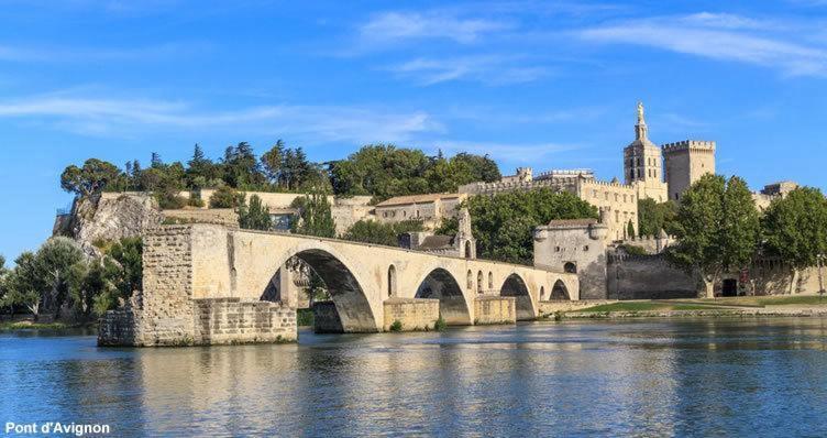 Insolite Studio -La Tour Des Templiers- Montfrin Buitenkant foto