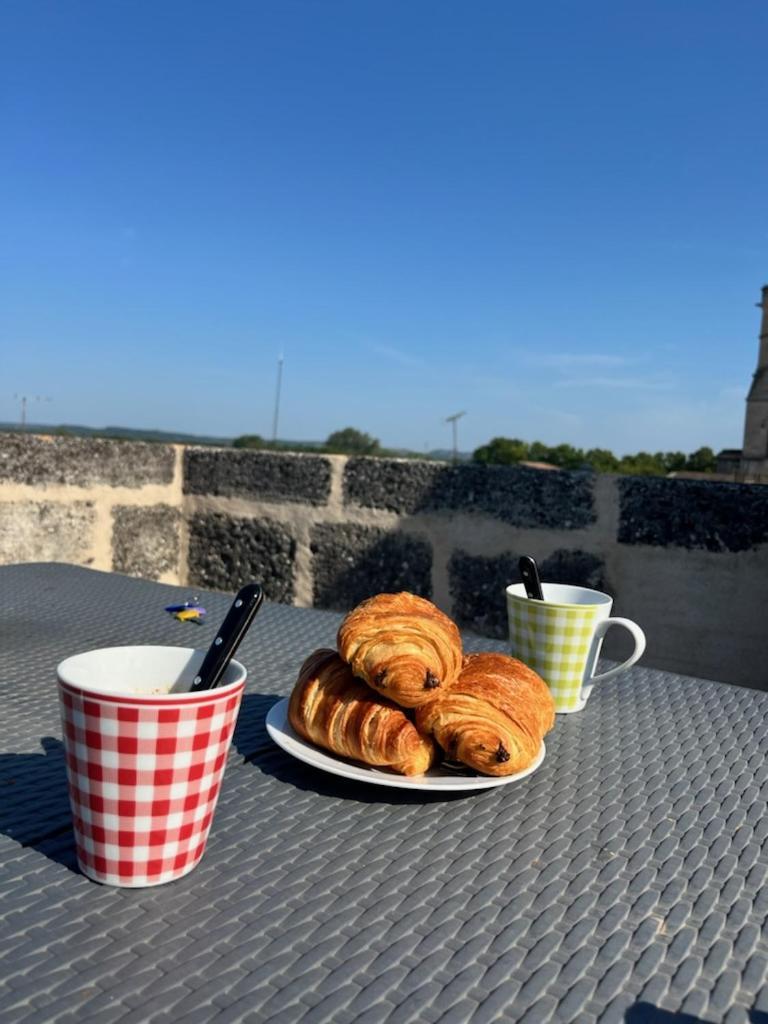 Insolite Studio -La Tour Des Templiers- Montfrin Buitenkant foto